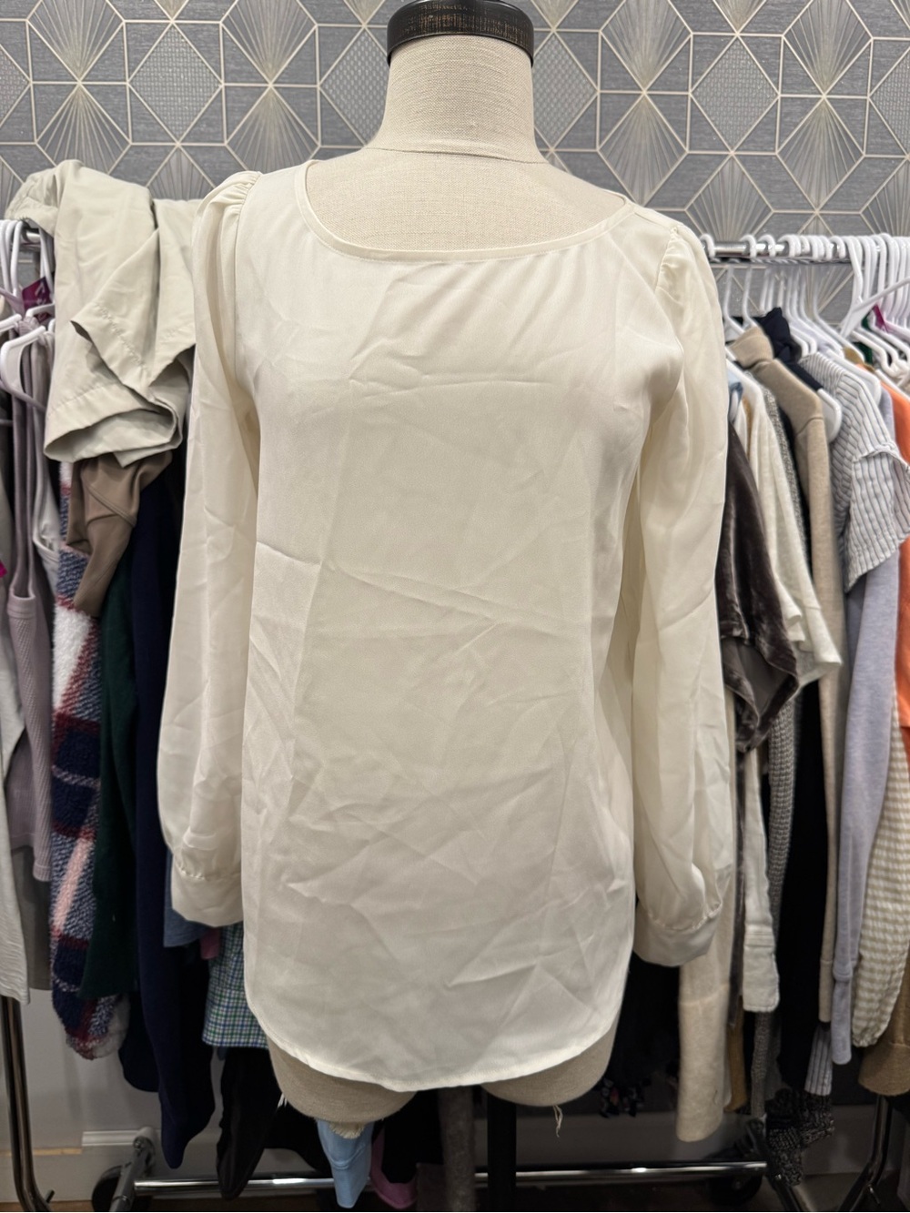 Ann Taylor Cream Scoop Neck Long Sleeve Blouse